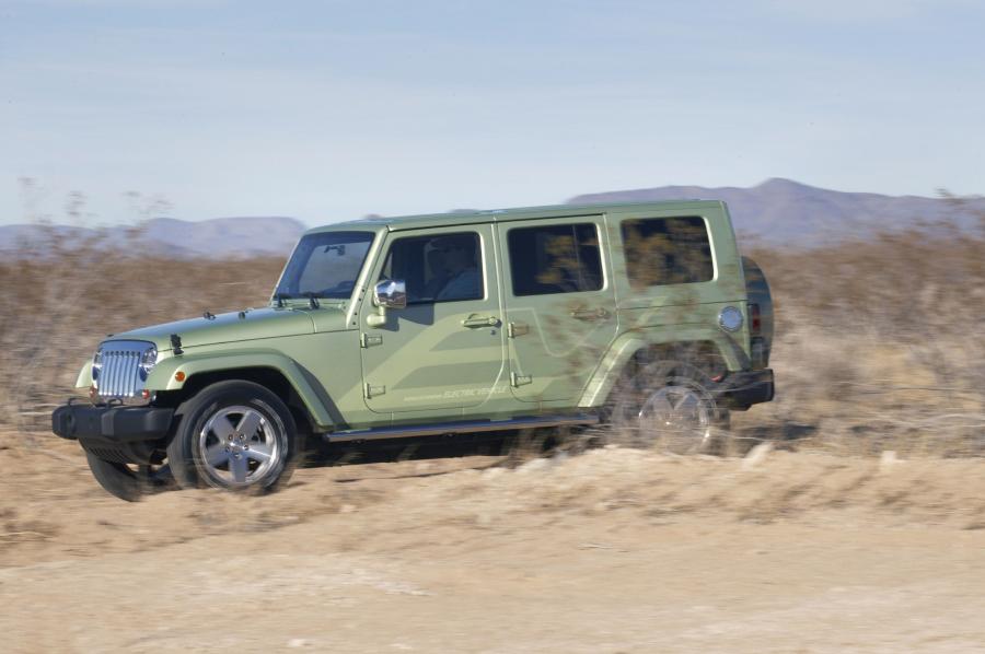  Jeep Wrangler Unlimited EV Concept 2009 года  (фото 3 из 13)